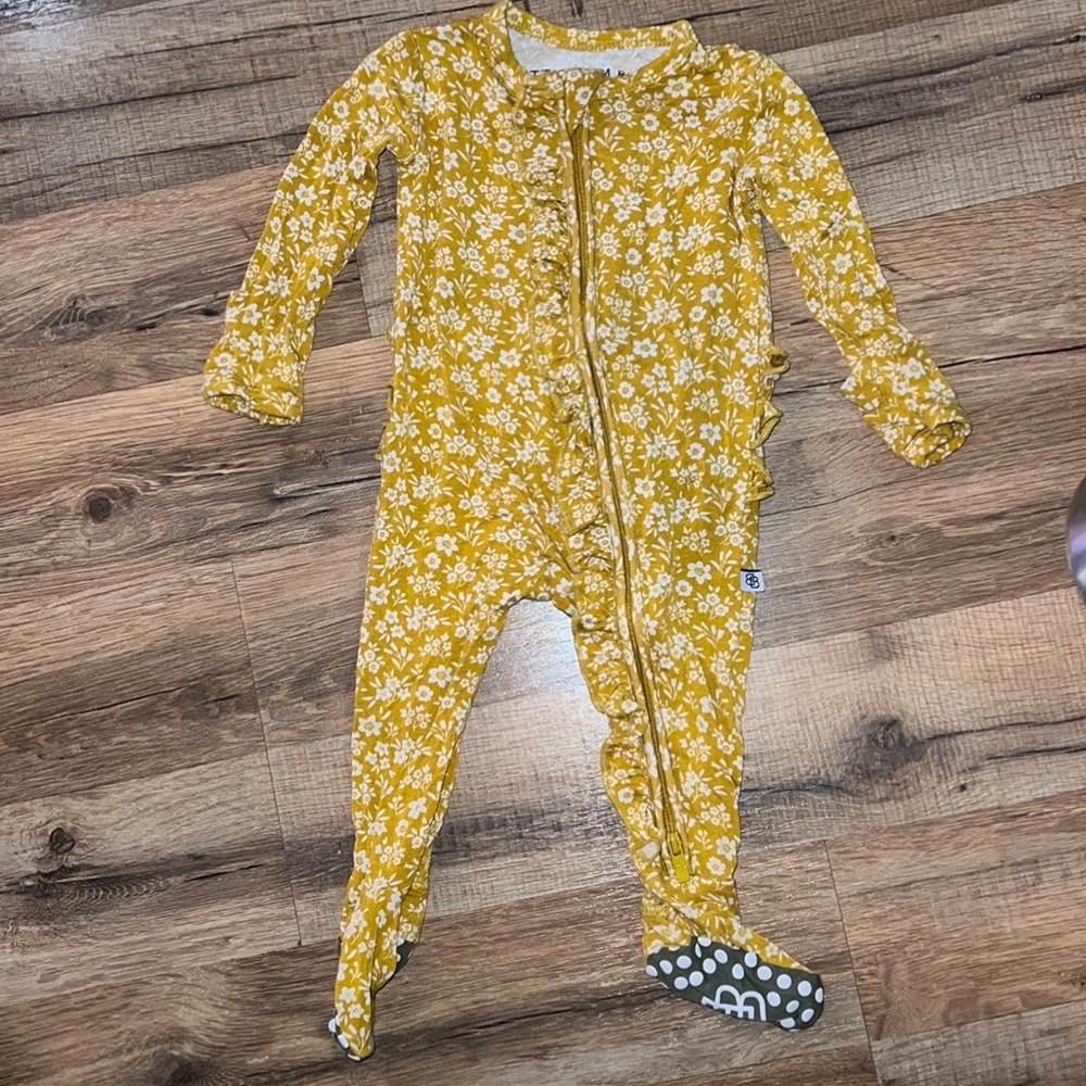 Bums and roses pajamas